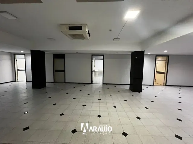 Sala com 330m², para alugar, no bairro Centro em Itajaí
