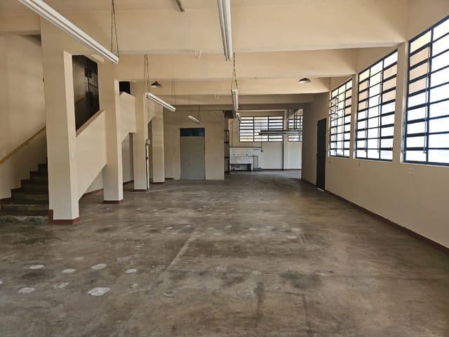 Sala para alugar, no bairro Mosela em Petrópolis