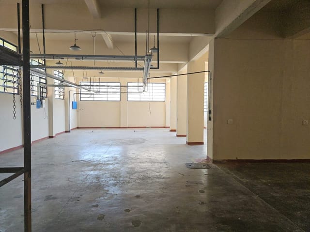 Sala para alugar, no bairro Mosela em Petrópolis
