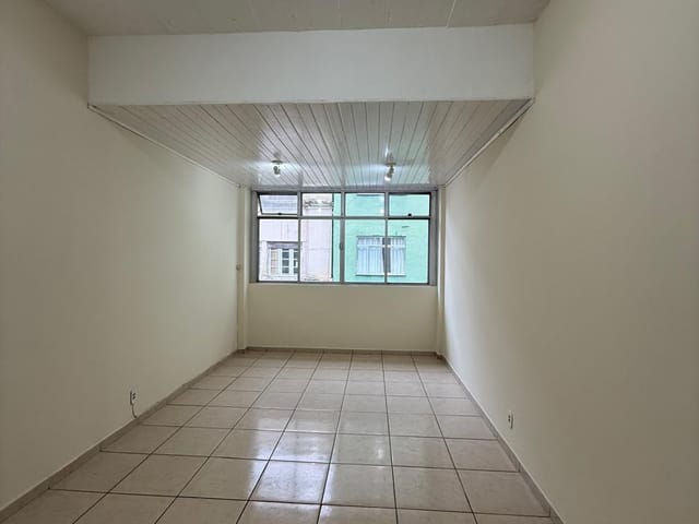 Sala para alugar, no bairro Centro em Petrópolis
