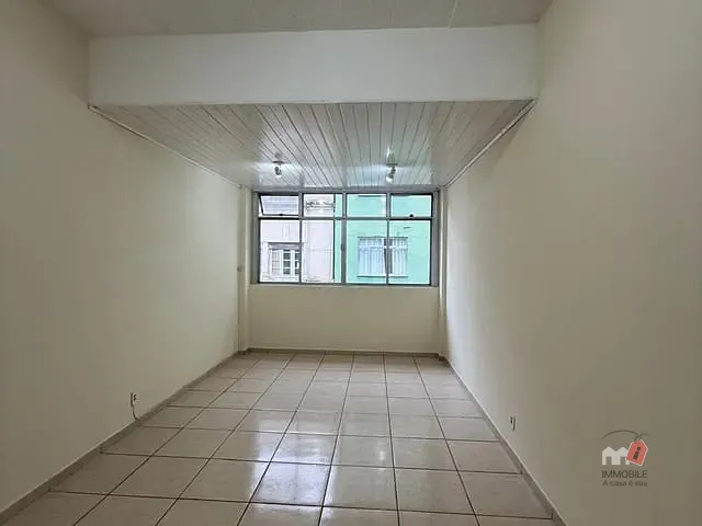Sala para alugar, no bairro Centro em Petrópolis