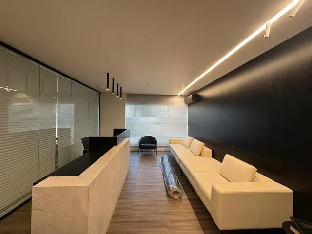 Sala com 248m², para alugar, no bairro Gleba Fazenda Palhano em Londrina