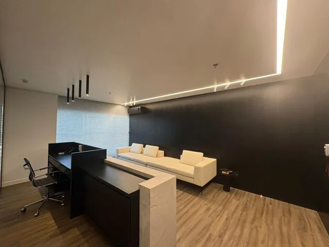 Sala com 248m², para alugar, no bairro Gleba Fazenda Palhano em Londrina