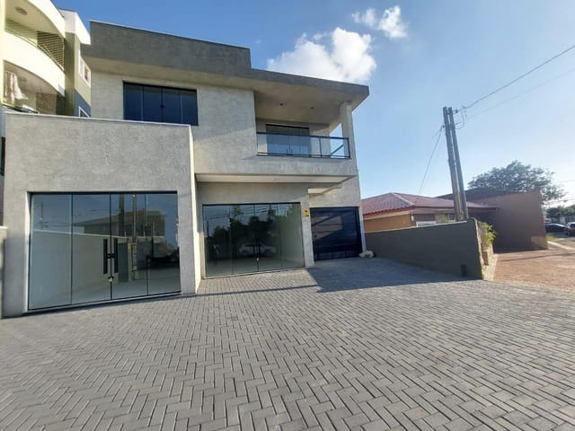 Sala Comercial para locação, 2 cozinhas, 2 banheiros, Próximo ao Colégio Marista, Órfãs.