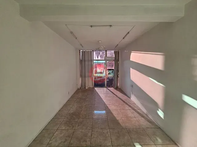 Sala com 37m², à venda ou para alugar, no bairro Petrópolis em Porto Alegre