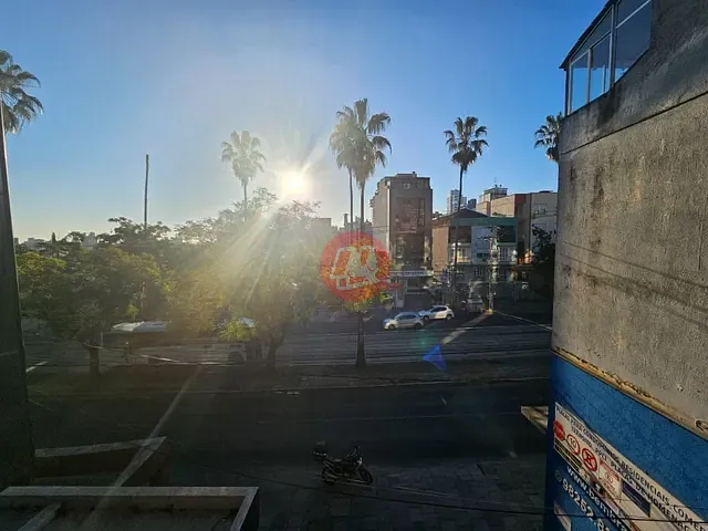 Sala com 37m², à venda ou para alugar, no bairro Petrópolis em Porto Alegre
