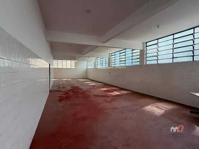 Loja para alugar, no bairro Mosela em Petrópolis