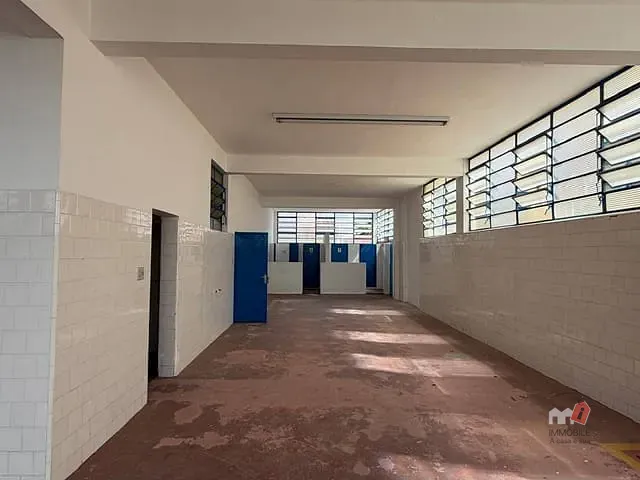 Loja para alugar, no bairro Mosela em Petrópolis