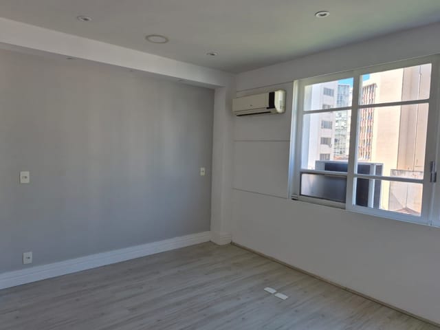 Sala para alugar, no bairro Centro em Petrópolis