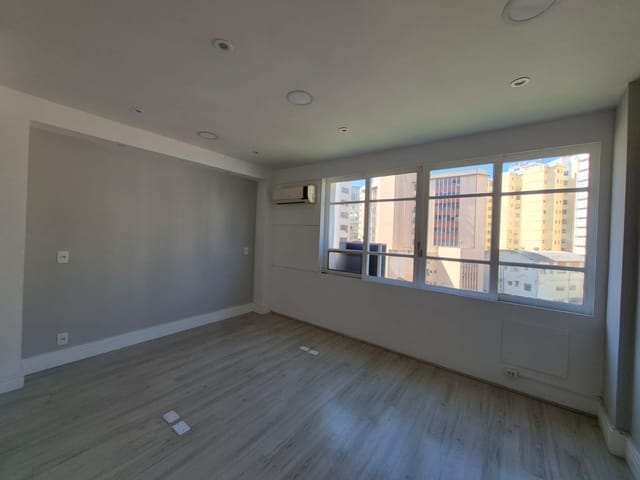 Sala para alugar, no bairro Centro em Petrópolis