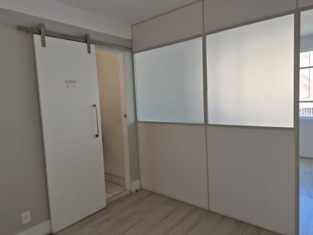 Sala para alugar, no bairro Centro em Petrópolis