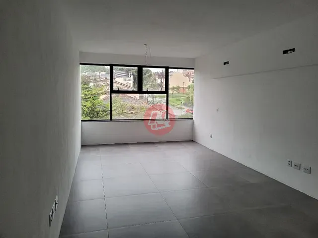 Sala para alugar, no bairro Chácara das Pedras em Porto Alegre