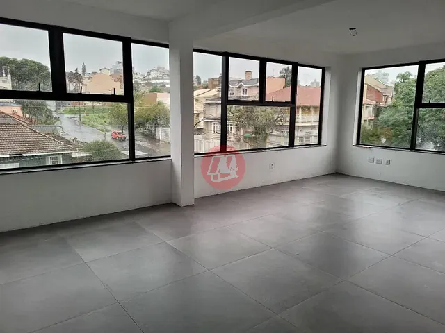 Sala para alugar, no bairro Chácara das Pedras em Porto Alegre