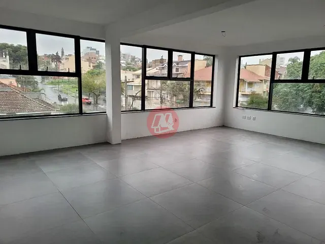 Sala para alugar, no bairro Chácara das Pedras em Porto Alegre