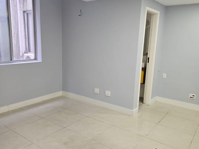 Sala para alugar, no bairro Centro em Petrópolis