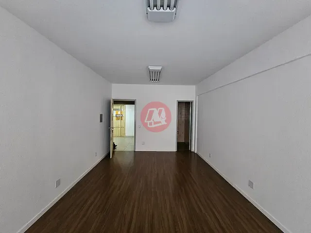 Sala à venda, no bairro Centro Histórico em Porto Alegre