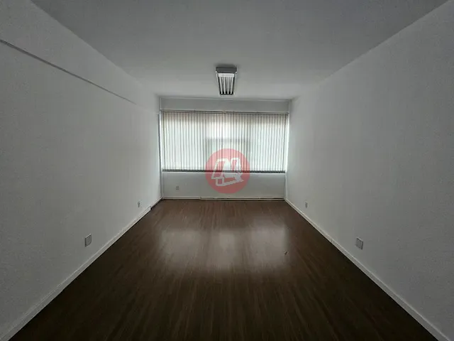 Sala à venda, no bairro Centro Histórico em Porto Alegre