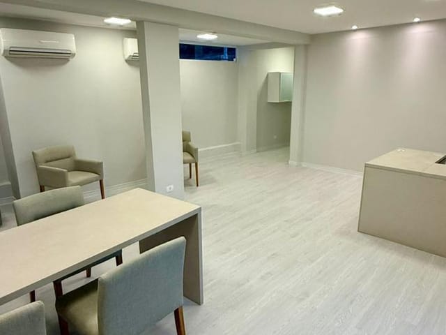 Sala para alugar, no bairro Alto da Serra em Petrópolis