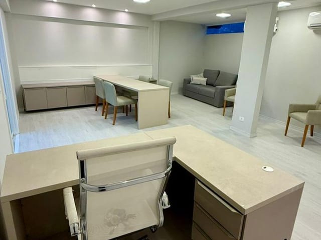 Sala para alugar, no bairro Alto da Serra em Petrópolis