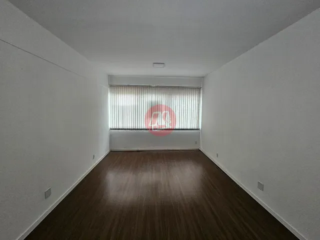 Sala à venda, no bairro Centro Histórico em Porto Alegre