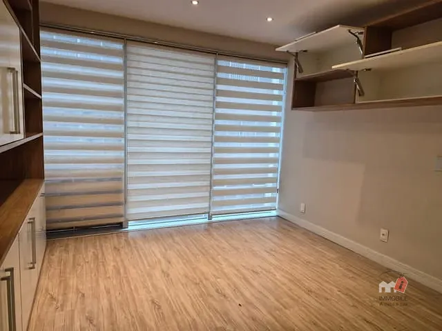 Sala para alugar, no bairro Centro em Petrópolis