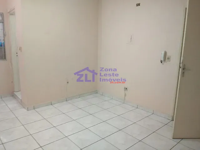 Sala com 20m², para alugar, no bairro Vila Ivone em São Paulo