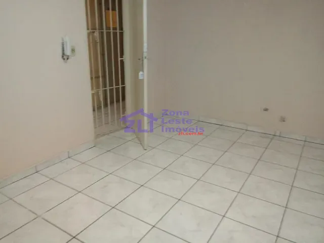 Sala com 20m², para alugar, no bairro Vila Ivone em São Paulo