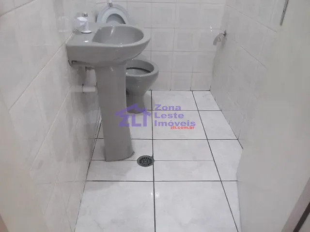 Sala com 20m², para alugar, no bairro Vila Ivone em São Paulo