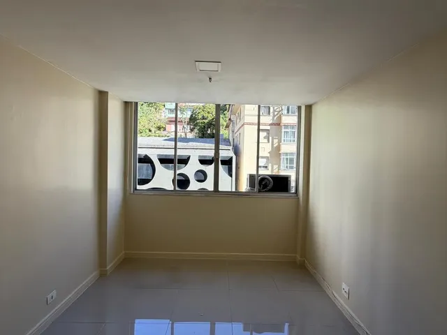 Sala para alugar, no bairro Centro em Petrópolis