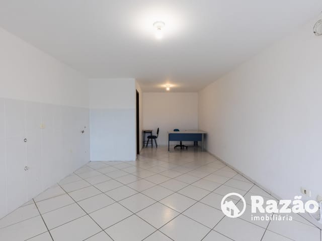 Sala para alugar, no bairro Xaxim em Curitiba