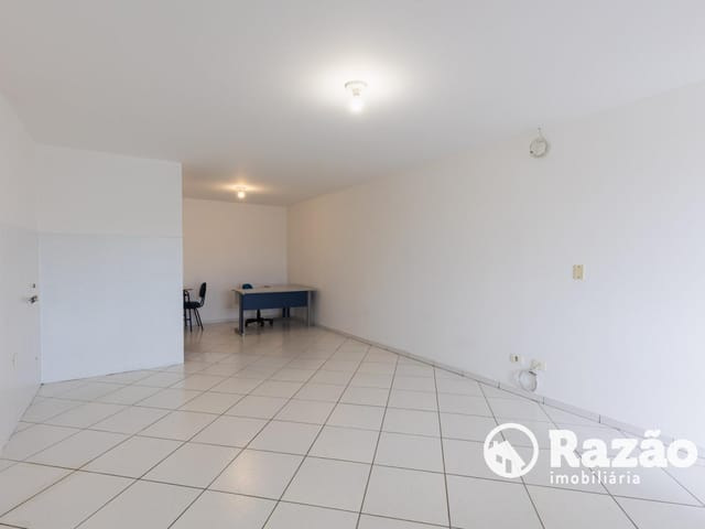 Sala para alugar, no bairro Xaxim em Curitiba