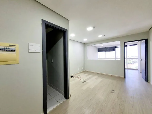 Sala para alugar, no bairro Gleba Fazenda Palhano em Londrina