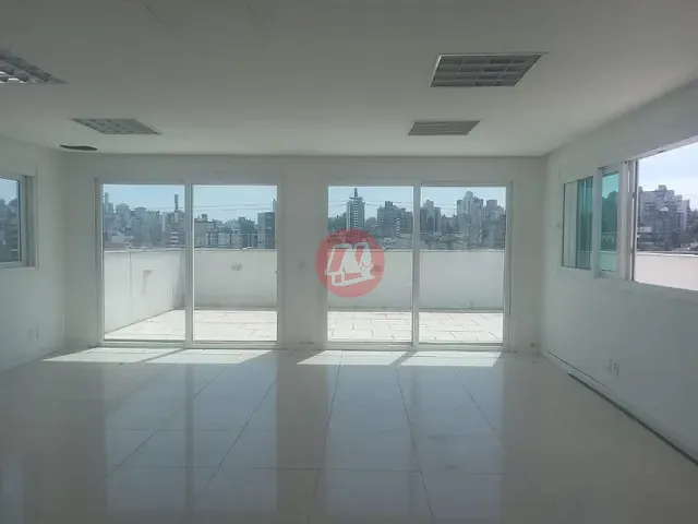 Sala com 127m², para alugar, no bairro Azenha em Porto Alegre