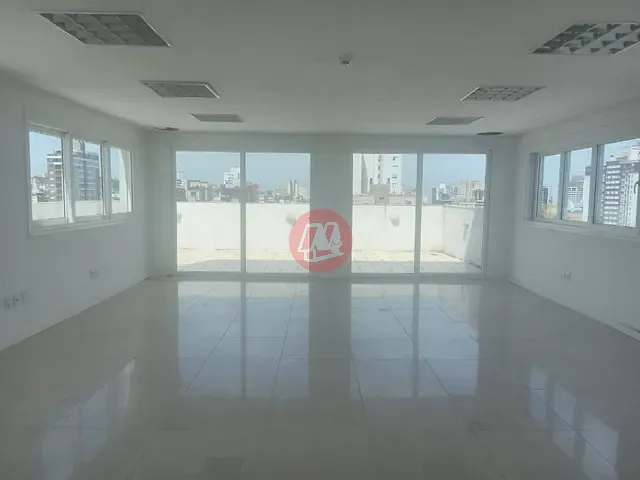Sala com 127m², para alugar, no bairro Azenha em Porto Alegre