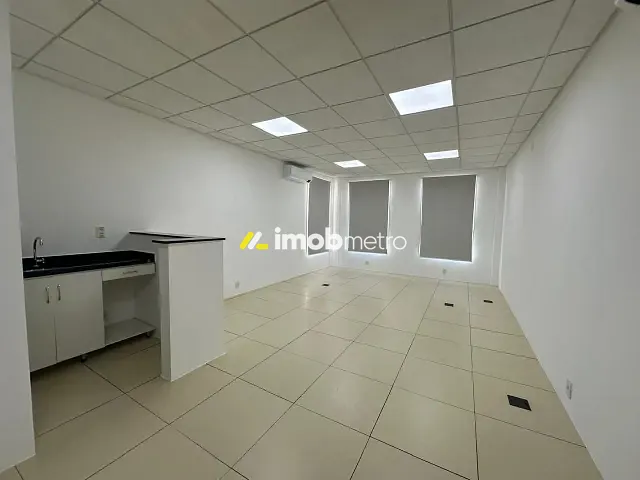 Sala com 60m², para alugar, no bairro Sousas em Campinas