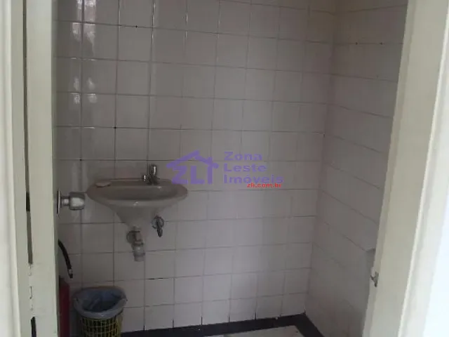 Sala com 38m², para alugar, no bairro Vila Carrão em São Paulo