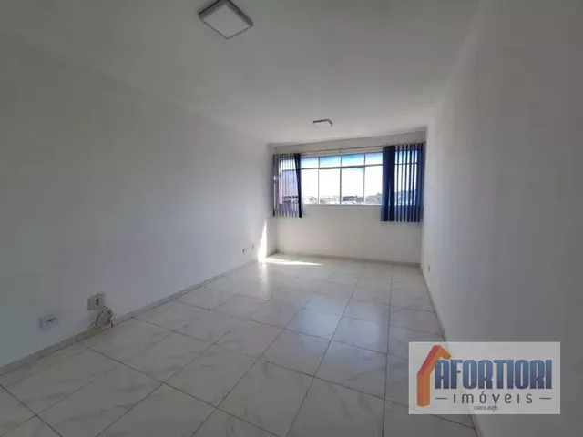 Sala à venda, no bairro Portão em Curitiba