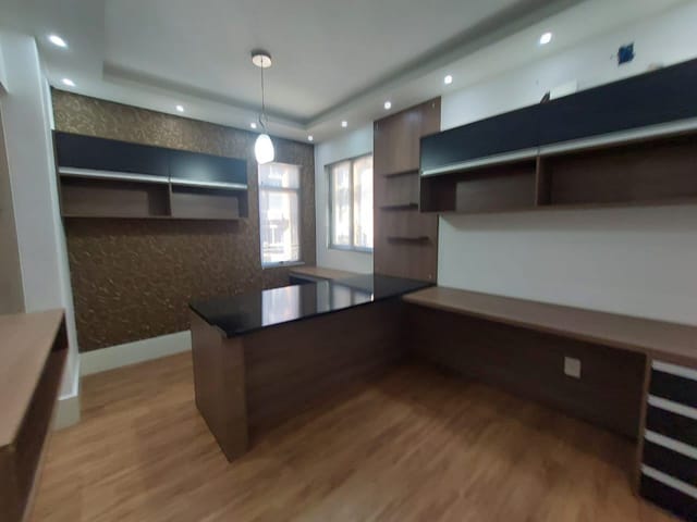 Sala Comercial para locação, 2 salas, 1 banheiro, 1 vaga de garagem, Edifício Vidal Correia, Centro.