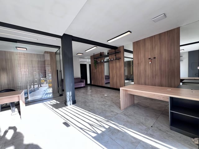 Locação - Sala Comercial Mobiliada, 53m², Próxima à UPA Santa Paula, Contorno.
