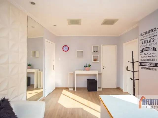 Sala à venda ou para alugar, no bairro Centro em Curitiba