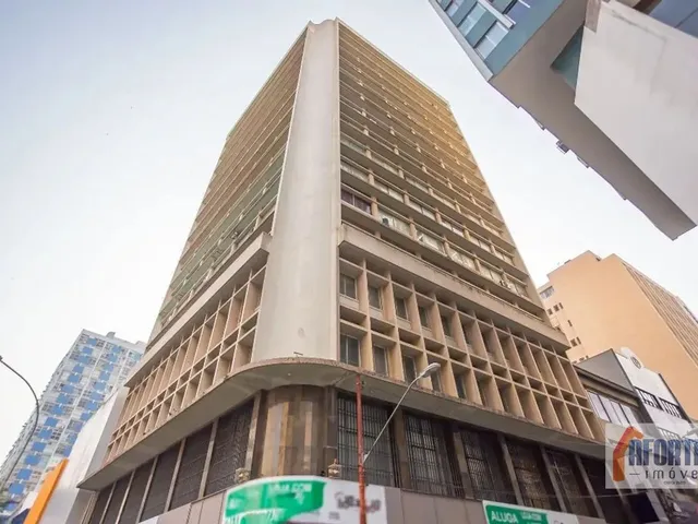 Sala à venda ou para alugar, no bairro Centro em Curitiba