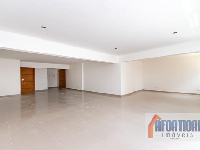 Sala à venda ou para alugar, no bairro Batel em Curitiba