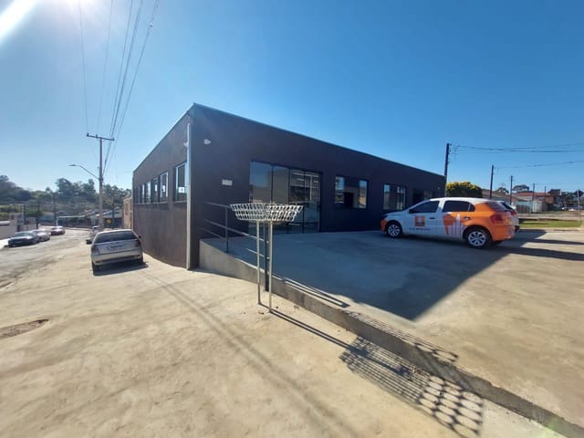 Locação - Sala Comercial, 2 banheiros, 10 vagas rotativas, 80 m², Cará-Cará.