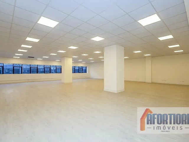 Sala à venda ou para alugar, no bairro Batel em Curitiba