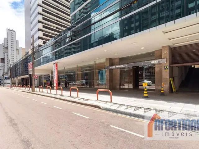 Sala à venda ou para alugar, no bairro Batel em Curitiba