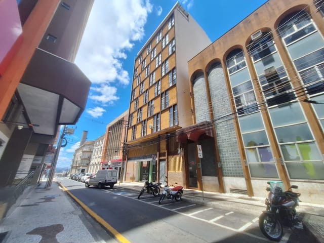 Locação - Sala Comercial, Localização Privilegiada, Próximo a Catedral, Edifício Elyseu, Centro.