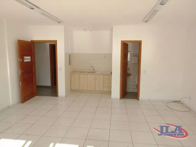 Sala para alugar, no bairro Ahú em Curitiba