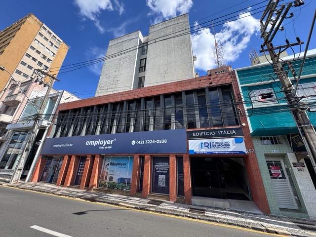 Locação - Sala Comercial, 4 salas, 120 m², Localização Privilegiada, Edifício Itália, Centro.
