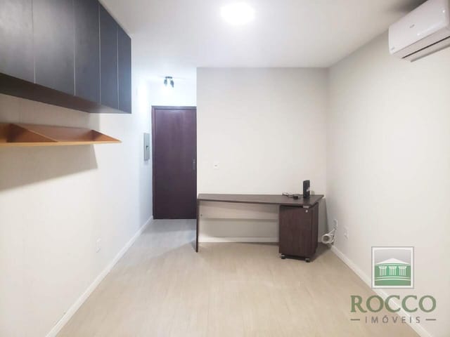 Sala com 9m², para alugar, no bairro BATEL em Curitiba