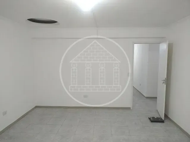 Sala com 20m², para alugar, no bairro Cidade Dutra em São Paulo
